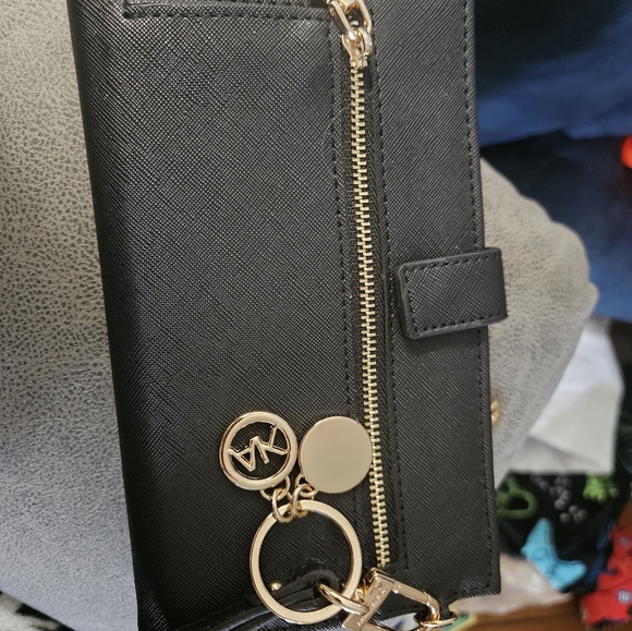 Anne Klein wristlet - Picture 3 of 3